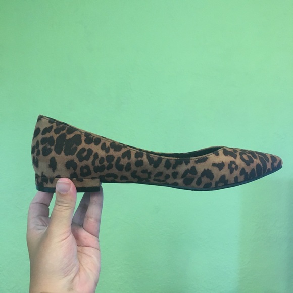 Chinese Laundry Leopard Flats - Picture 1 of 3